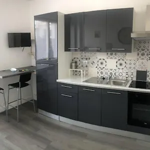 Appartement Yannadal/studio Cosy Avec Vraie Cuisine à Recouvrance/ Proche Tram/bus Et Proximité Avec L'arsenal, Brest